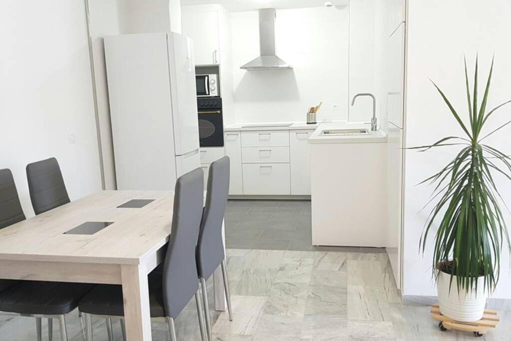 Appartement Playa Escollera à Estepona Extérieur photo